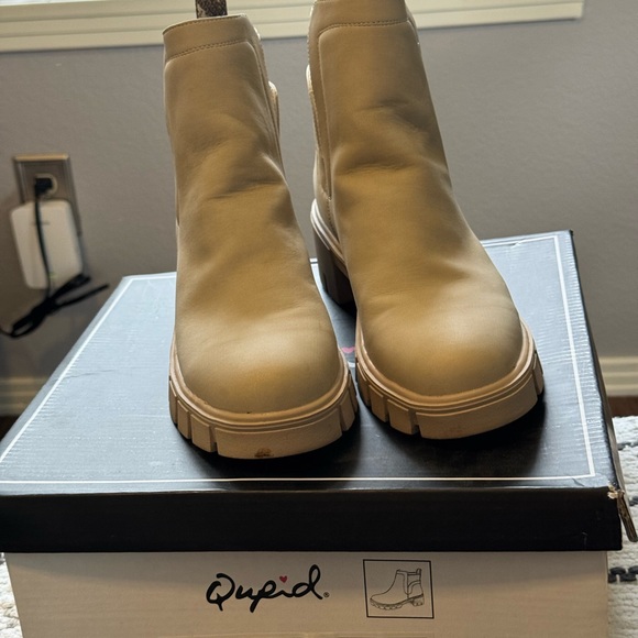 Qupid Shoes - Qupid Light Tan Ankle Boots